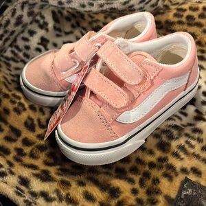 Brand new toddler light pink old skool vans 5T